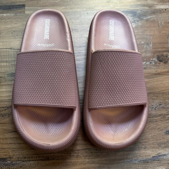 Cushionaire Feather Cloud Slides Size 10 Pink - Picture 1 of 4